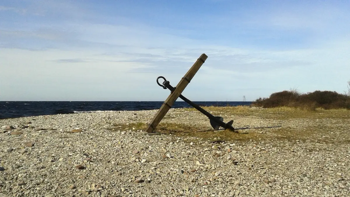 Ankare vid Själsö hamn på Gotland