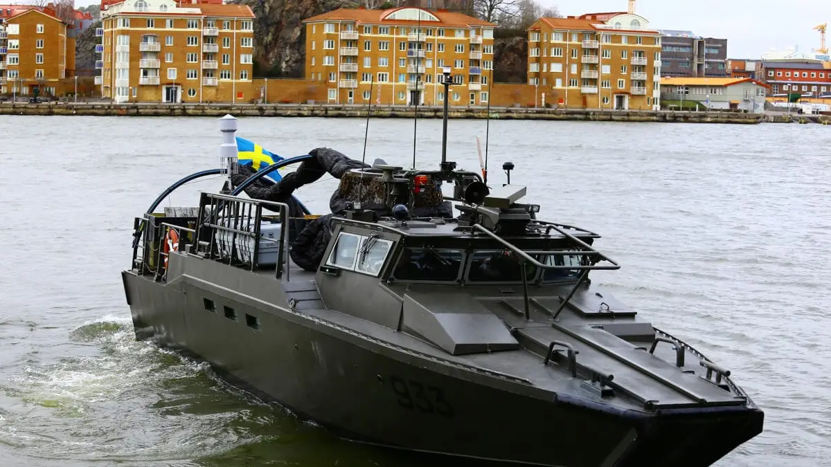 Ska du slå till på en stridsbåt 90